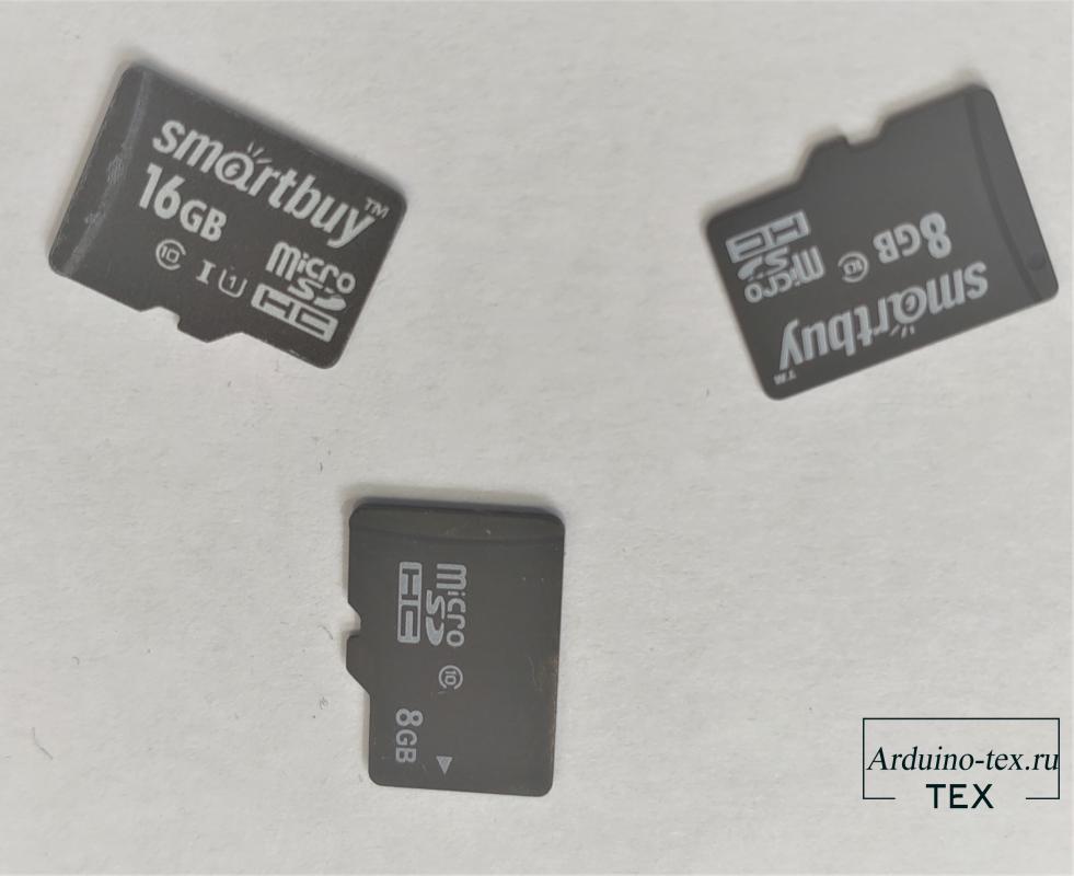 На фото ниже 3 карты microSD 